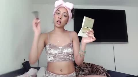 Snapshot of kaelagreen chatting on 02.20.25 kaelagreen online show from 02.20.25