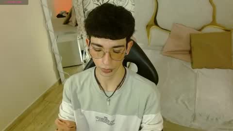 kai_tay1 online show from 04.22.26