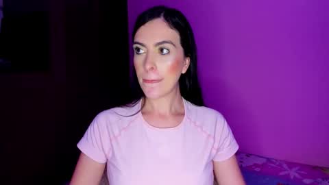 Snapshot of kaiahlive chatting on 02.14.26 kaiahlive online show from 02.14.26