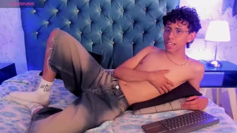 Snapshot of kaiirox chatting on 03.08.26 kai online show from 03.08.26