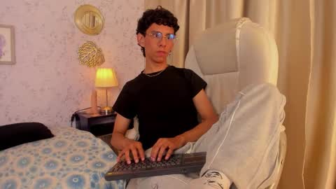 Snapshot of kaiirox chatting on 03.13.26 kai online show from 03.13.26