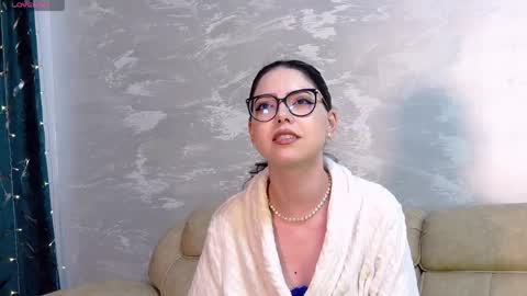 Kaila Lewis online show from 04.30.26
