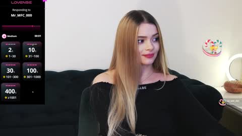 Snapshot of kailyn_moen01 chatting on 12.15.24 Kailyn online show from 12.15.24