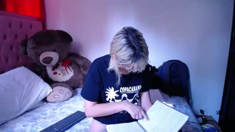 Snapshot of kaira111 chatting on 11.12.25 kaira111 online show from 11.12.25