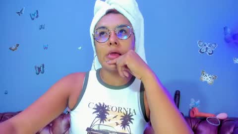 kaira_mosse_ online show from 04.10.26