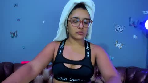 kaira_mosse_ online show from 06.10.26