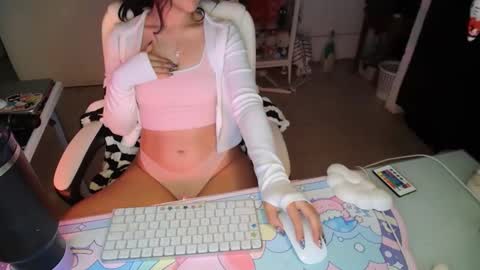 Snapshot of kaithra chatting on 10.21.25 Kaithra online show from 10.21.25