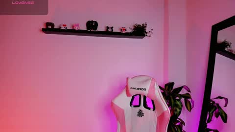 Kali Ka Please help me with your thumbs up its important   dont forget my birthday on October 26 online show from 09.10.25