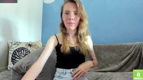 Snapshot of kalisee_ chatting on 12.24.24 Kalisee online show from 12.24.24