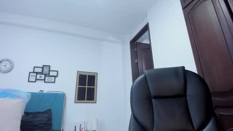 Kamilalopez online show from 10.04.25