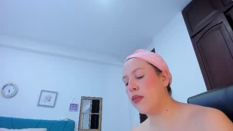 Snapshot of kam_lopez chatting on 06.22.26 Kamilalopez online show from 06.22.26