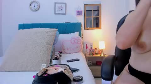 Snapshot of kam_lopez chatting on 06.29.26 Kamilalopez online show from 06.29.26