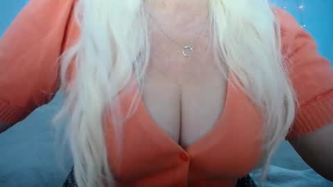 Snapshot of kamaliasim chatting on 01.19.25 KamaliaSim online show from 01.19.25