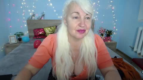 Snapshot of kamaliasim chatting on 01.19.25 KamaliaSim online show from 01.19.25