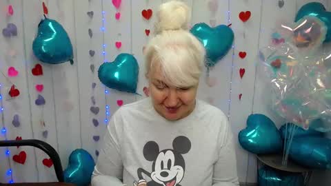 Snapshot of kamaliasim chatting on 02.01.25 KamaliaSim online show from 02.01.25