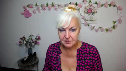 Snapshot of kamaliasim chatting on 09.08.25 KamaliaSim online show from 09.08.25