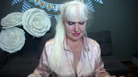 Snapshot of kamaliasim chatting on 10.03.25 KamaliaSim online show from 10.03.25