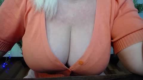 Snapshot of kamaliasim chatting on 03.02.26 KamaliaSim online show from 03.02.26