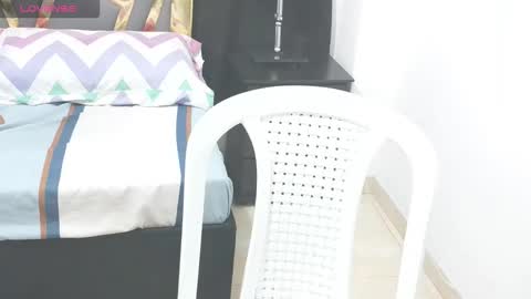 Snapshot of kamgomezxox chatting on 12.20.25 kamgomezxox online show from 12.20.25