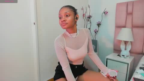 Snapshot of kamila_arias chatting on 08.06.26 online show from 08.06.26