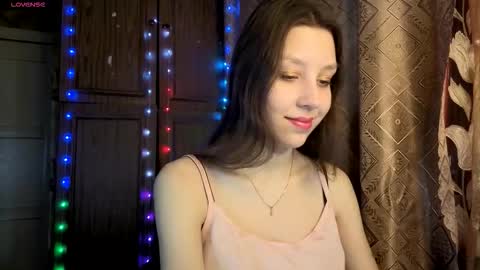 Mari  Simmons online show from 01.12.26