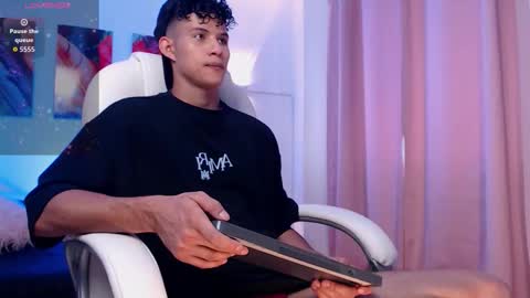 Snapshot of kamisuarezz chatting on 03.04.26 Kami online show from 03.04.26