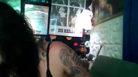 Snapshot of kandirain chatting on 10.27.25 kandirain online show from 10.27.25