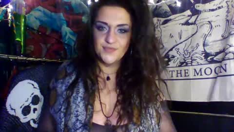 Snapshot of kandirain chatting on 12.16.25 kandirain online show from 12.16.25