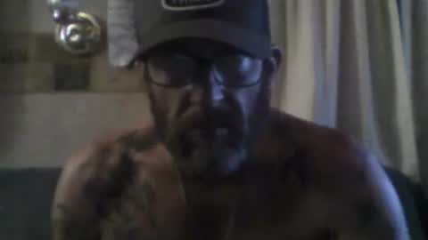 Snapshot of kaneisyours2420 chatting on 10.09.25 Tucker online show from 10.09.25