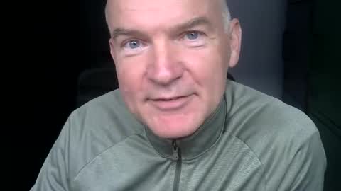 Snapshot of kapitein_rob chatting on 10.11.25 Robbie online show from 10.11.25