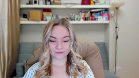 Snapshot of kara_smith_ chatting on 11.20.25 Kara. Off from 15th till 24th of December online show from 11.20.25