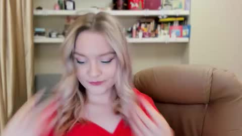 Snapshot of kara_smith_ chatting on 02.13.26 Kara. Off from 15th till 24th of December online show from 02.13.26