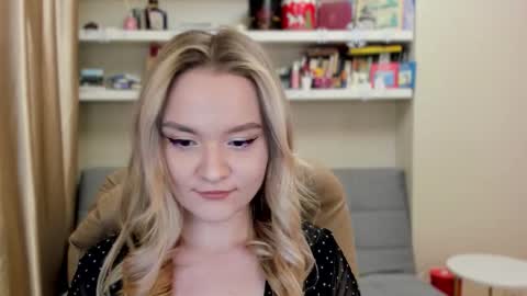 Snapshot of kara_smith_ chatting on 02.27.26 Kara. Off from 15th till 24th of December online show from 02.27.26