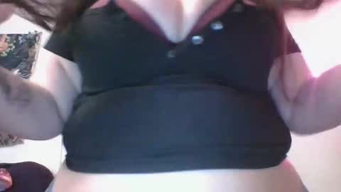 Snapshot of karamelbaby89 chatting on 11.23.25 karamelbaby89 online show from 11.23.25