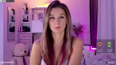 Snapshot of karamelsw chatting on 10.12.25 Julia online show from 10.12.25