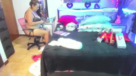 Snapshot of karen_milf_2 chatting on 12.03.24 Karen online show from 12.03.24