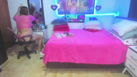 Snapshot of karen_milf_2 chatting on 01.05.25 Karen online show from 01.05.25