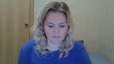 Snapshot of karennelsonx chatting on 05.22.26 karennelsonx online show from 05.22.26
