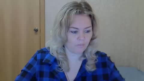 Snapshot of karennelsonx chatting on 05.28.26 karennelsonx online show from 05.28.26