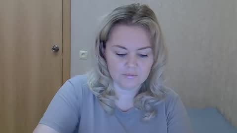 Snapshot of karennelsonx chatting on 05.29.26 karennelsonx online show from 05.29.26