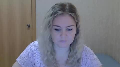 Snapshot of karennelsonx chatting on 06.01.26 karennelsonx online show from 06.01.26