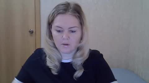 Snapshot of karennelsonx chatting on 06.05.26 karennelsonx online show from 06.05.26