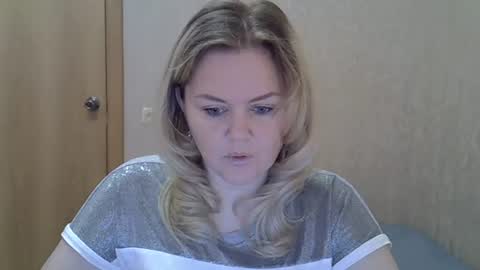 Snapshot of karennelsonx chatting on 06.13.26 karennelsonx online show from 06.13.26