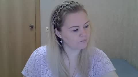 Snapshot of karennelsonx chatting on 06.15.26 karennelsonx online show from 06.15.26