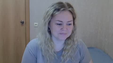 Snapshot of karennelsonx chatting on 06.17.26 karennelsonx online show from 06.17.26