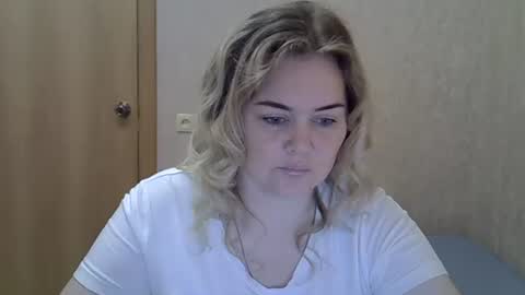 Snapshot of karennelsonx chatting on 06.20.26 karennelsonx online show from 06.20.26