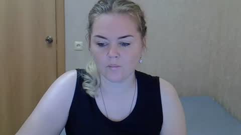 Snapshot of karennelsonx chatting on 06.23.26 karennelsonx online show from 06.23.26