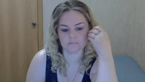 Snapshot of karennelsonx chatting on 07.30.26 karennelsonx online show from 07.30.26