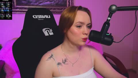 Snapshot of kari_lunna chatting on 12.08.24 Karoline online show from 12.08.24