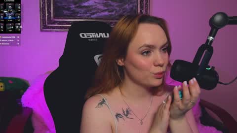 Snapshot of kari_lunna chatting on 12.08.24 Karoline online show from 12.08.24